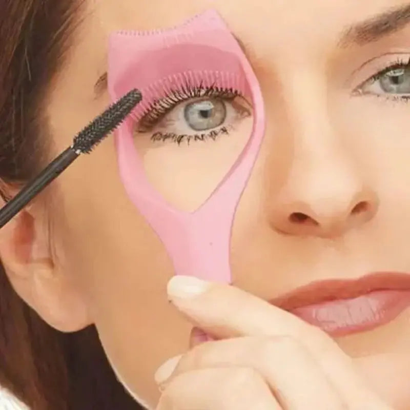 Hydra-Infused 3-in-1 Mascara Shield Guard